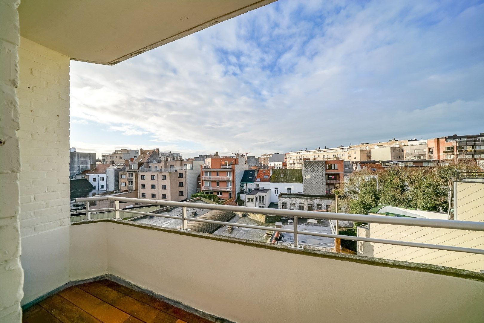 Prachtig vernieuwd 2-slaapkamerappartement centrum Oostende foto 11