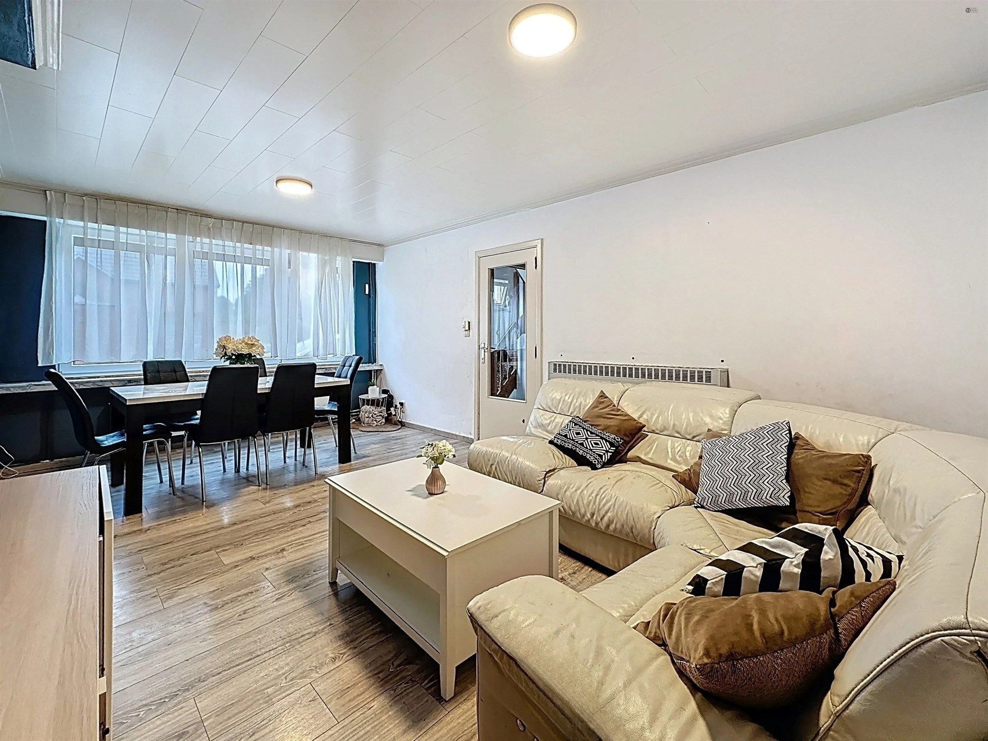 woning met 4 slaapkamers en garage foto 3
