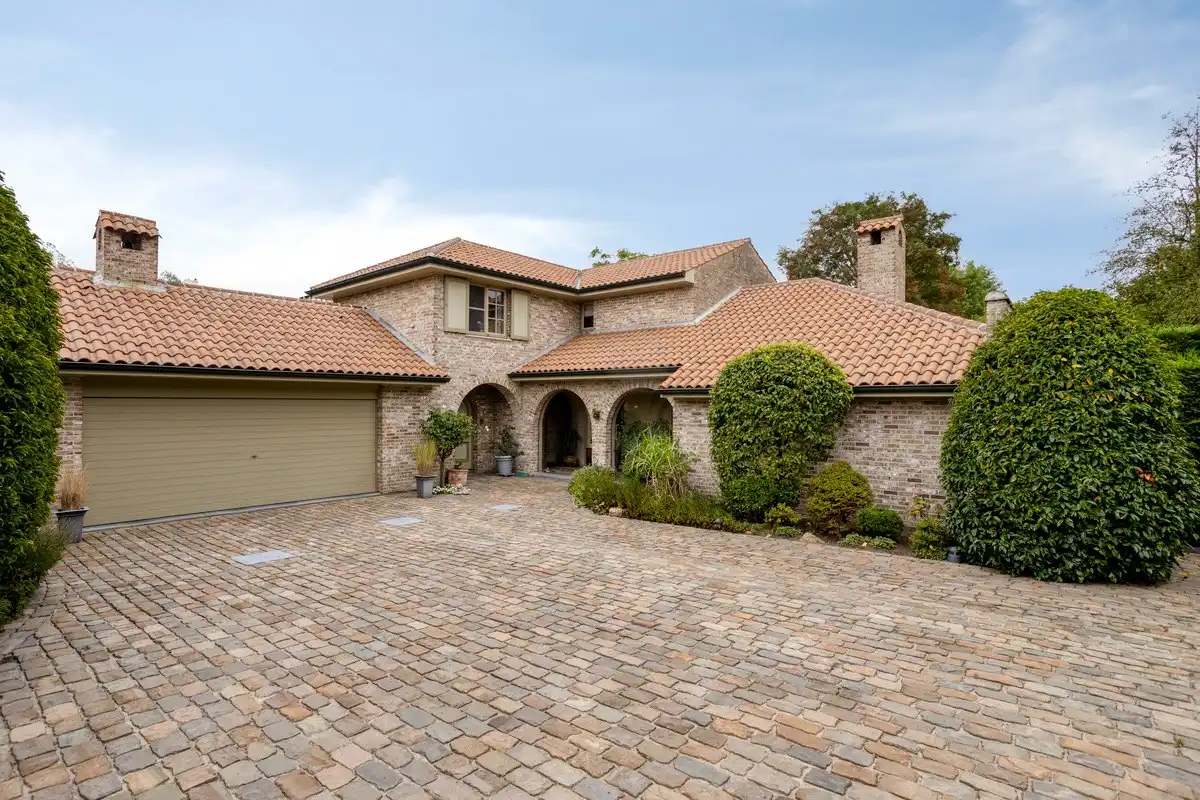 Exclusieve Spaanse villa welgelegen nabij de duinen en de zee. foto 14