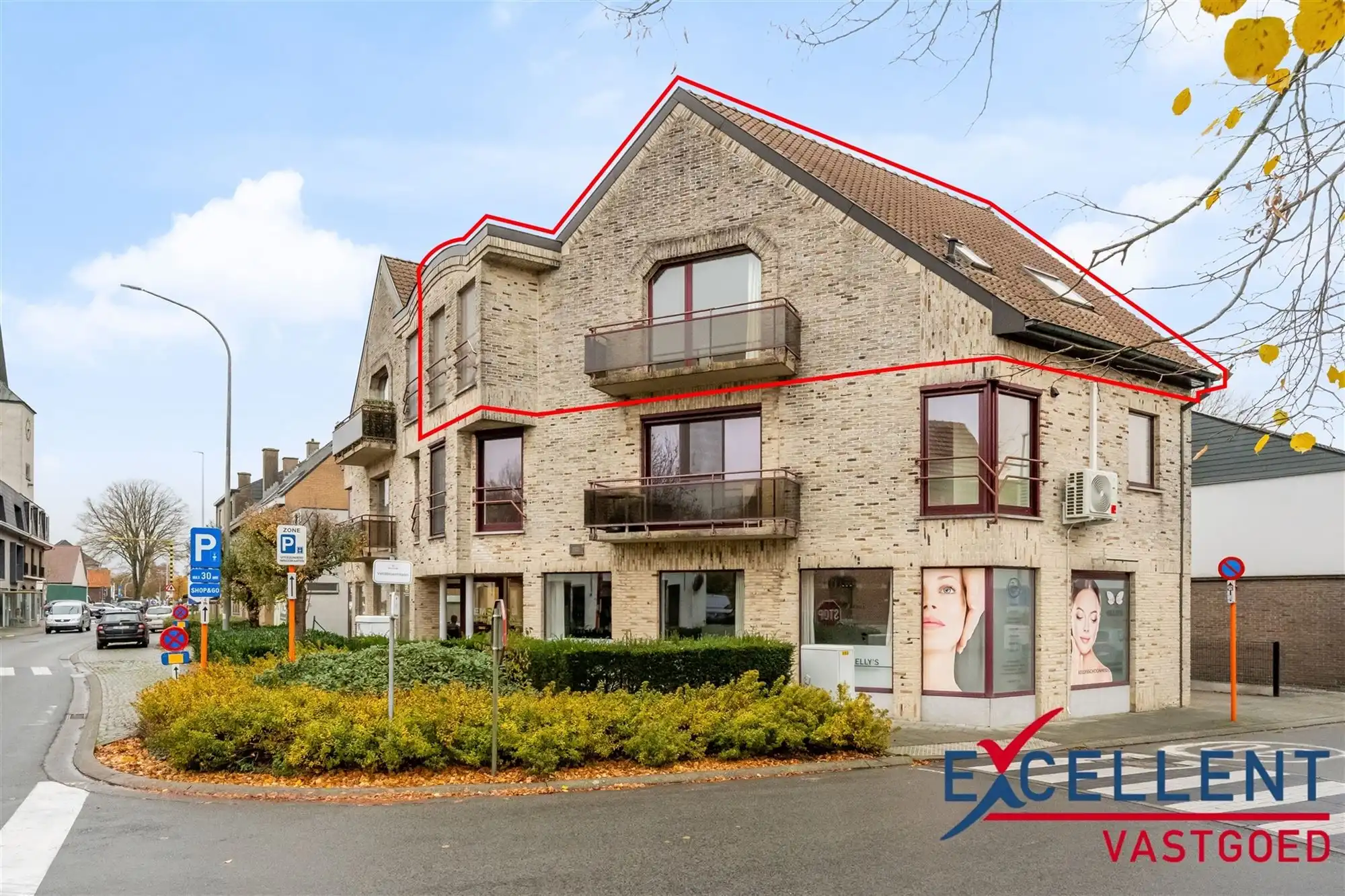 Hoofdfoto van de publicatie: Lichtrijk appartement met staanplaats centrum Landegem