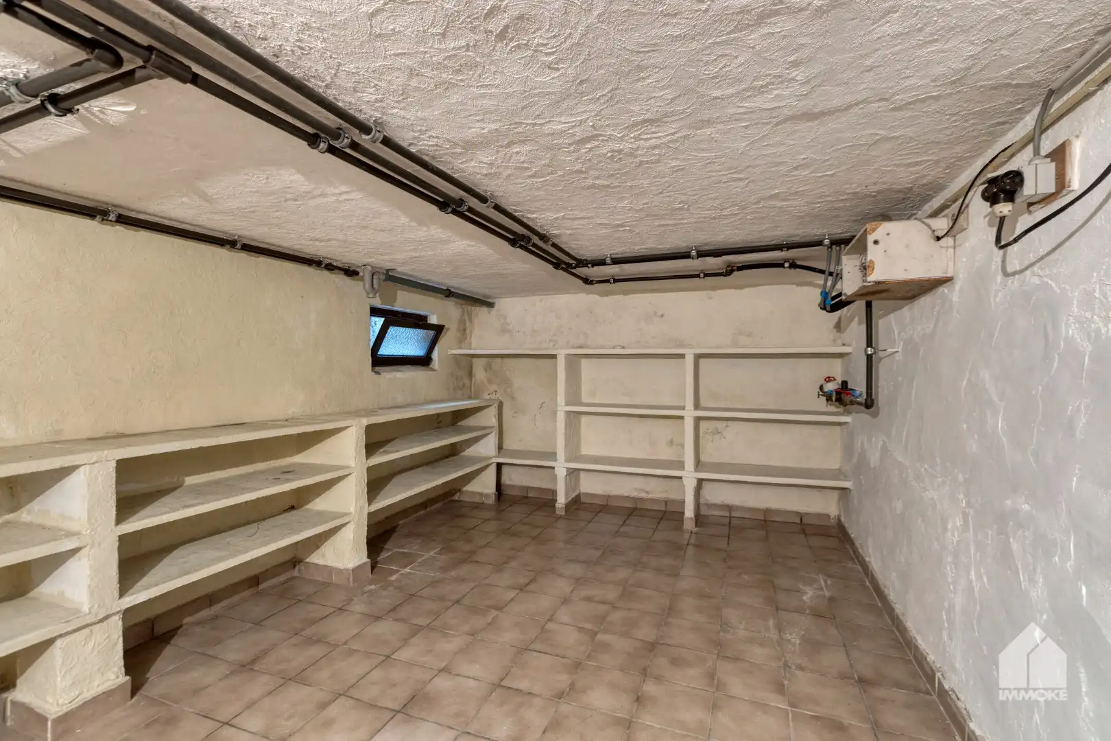 Te renoveren, gelijkvloerse woning op 13a 60ca met 2 slpk en garage. foto 20