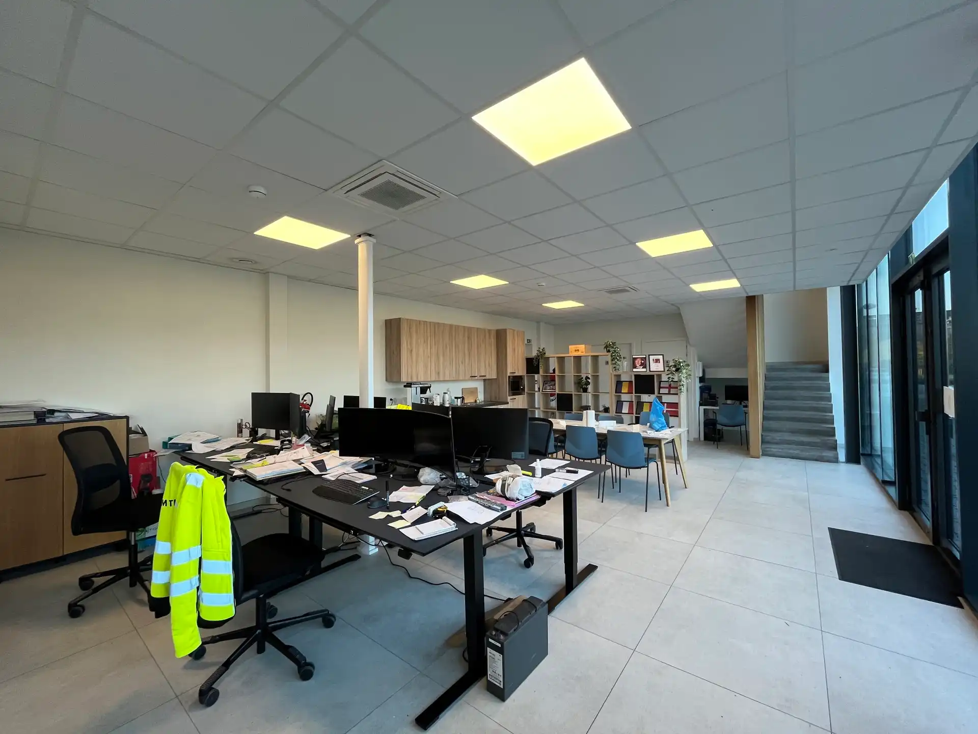 Nieuwbouw magazijn 332m²  met instapklare kantoren 170m² foto 10