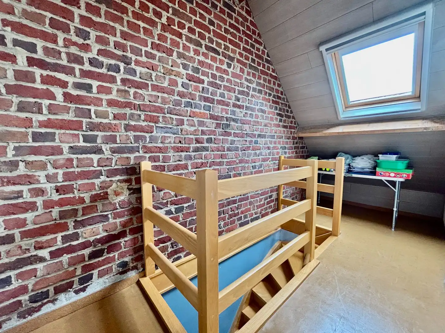 Instapklare halfopen bebouwing met veel ruimte, garage en zonnige tuin foto 16