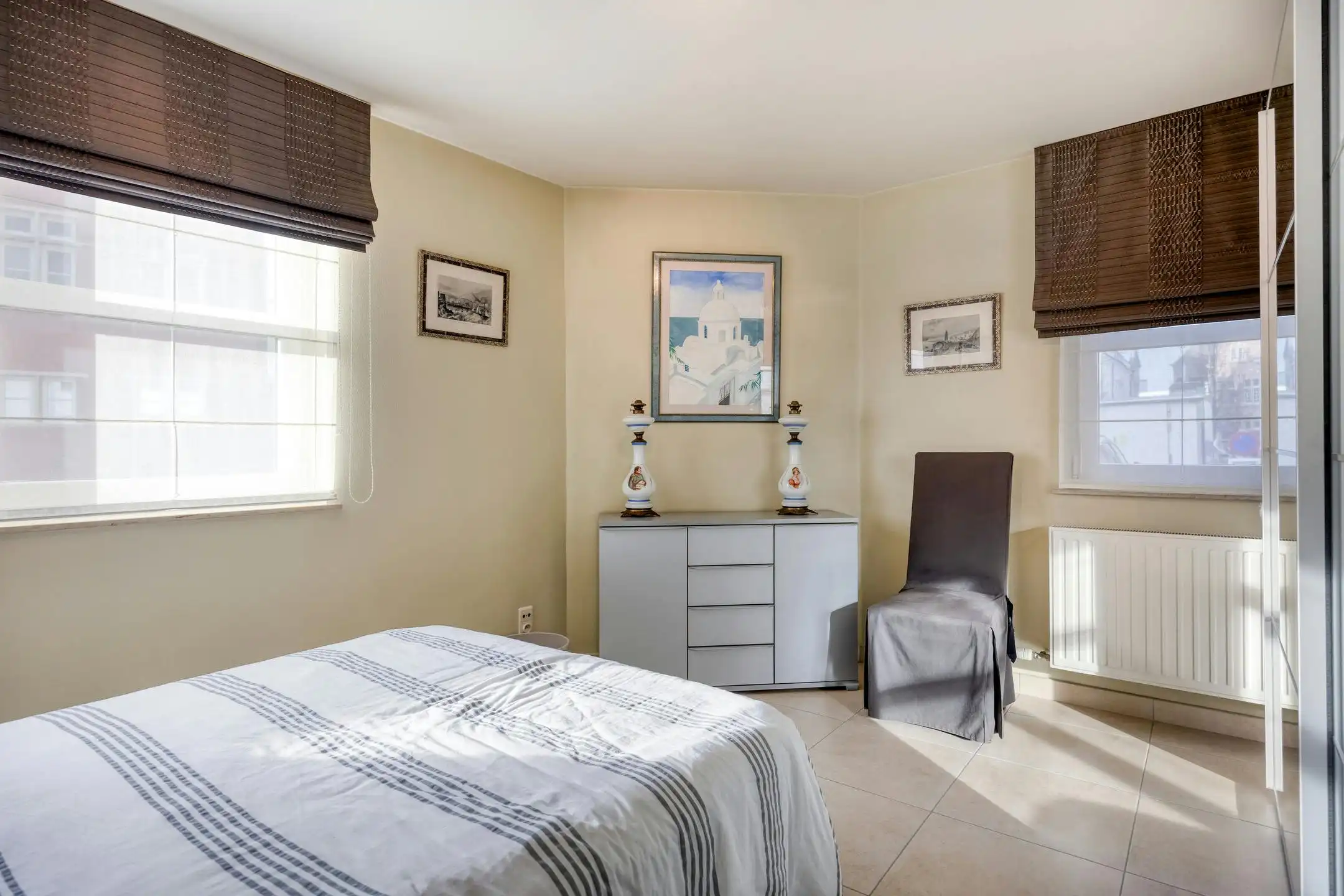 Ruim woonappartement met 3 slaapkamers aan het Begijnhof te koop!  foto 7