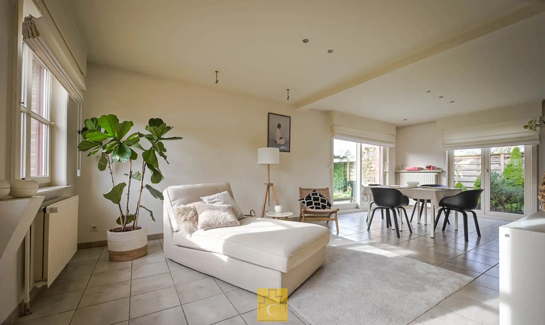 Verzorgde woning met zongerichte tuin op gegeerde locatie te Sint-Michiels foto 5