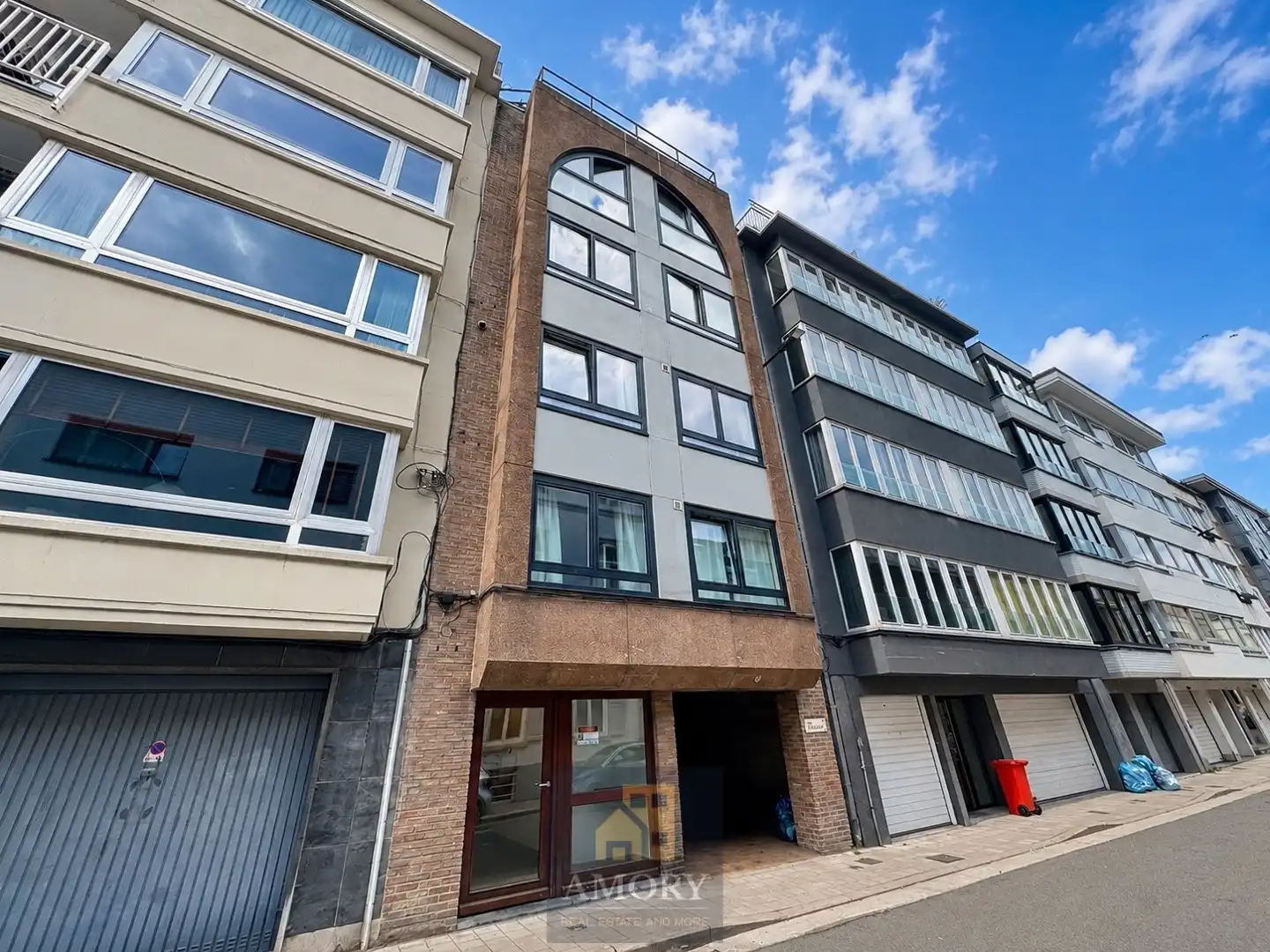 Instapklaar 1 slpk appartement aan Gent Zuid foto {{pictureIndex}}