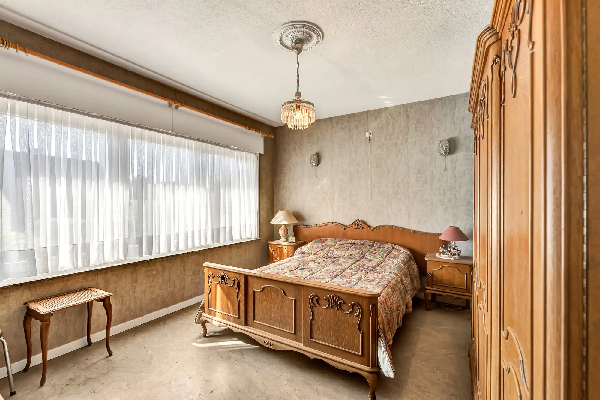 Rustig gelegen, goed onderhouden woning met twee garage's foto 16