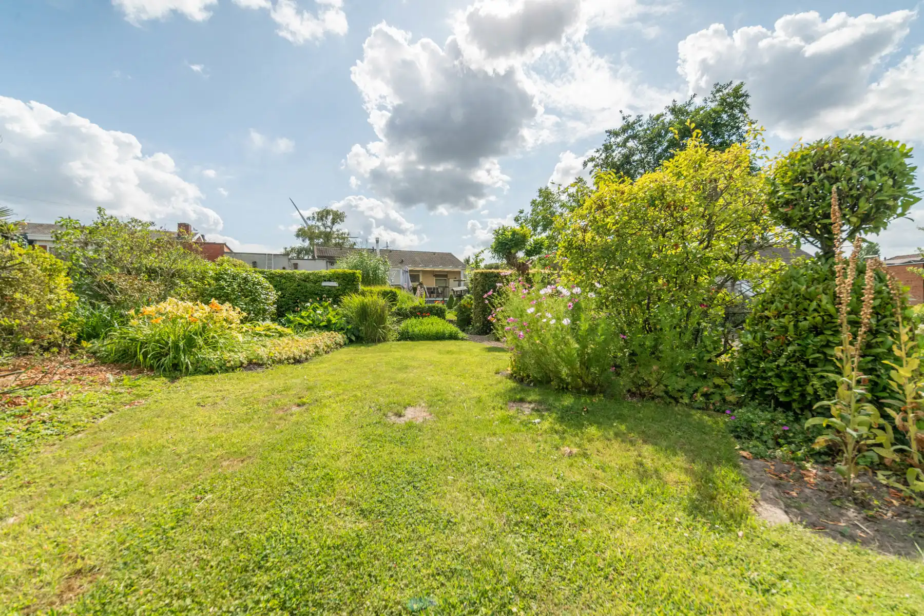 Charmante woning met prachtig groen uitzicht op 1.535 m² foto 16