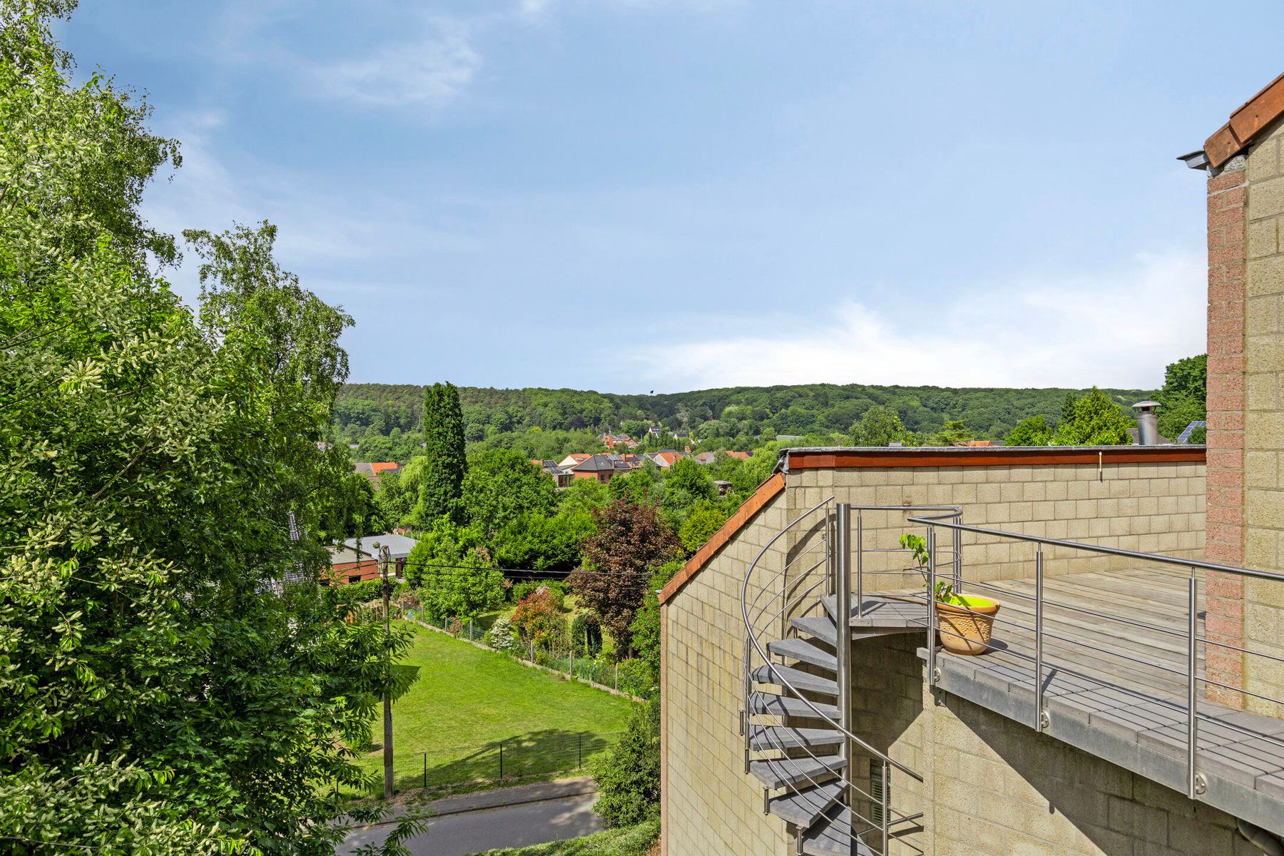 Unieke villa op toplocatie foto 23