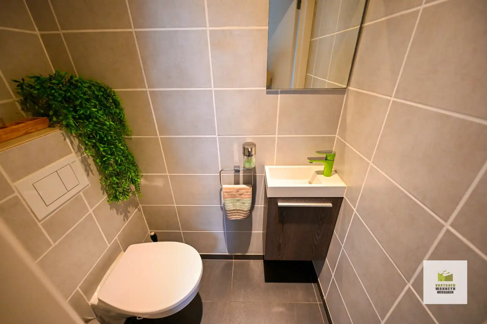 Rustig gelegen halfopen bebouwing, 594 m² opp met 3 slaapkamers foto 11