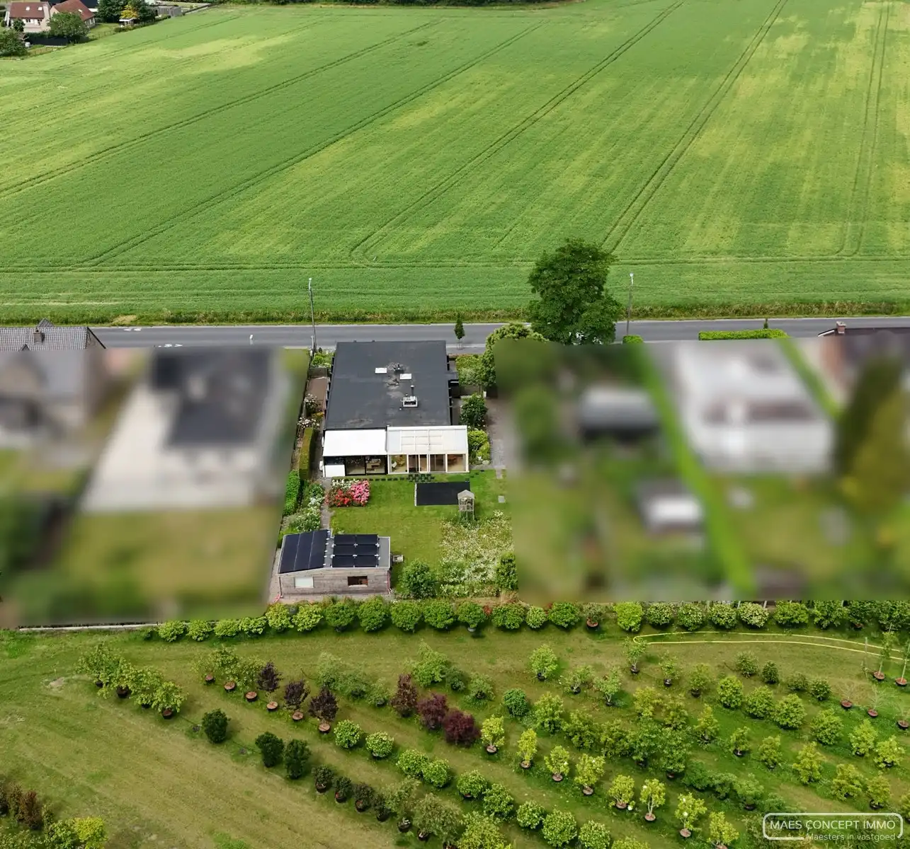 Rustig gelegen bungalow op 900m2 te koop in Anzegem foto {{pictureIndex}}