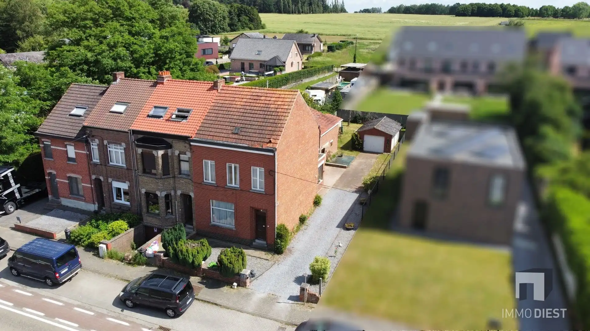 Ruime kluswoning met 3 slaapkamers, garage en tuin foto 44