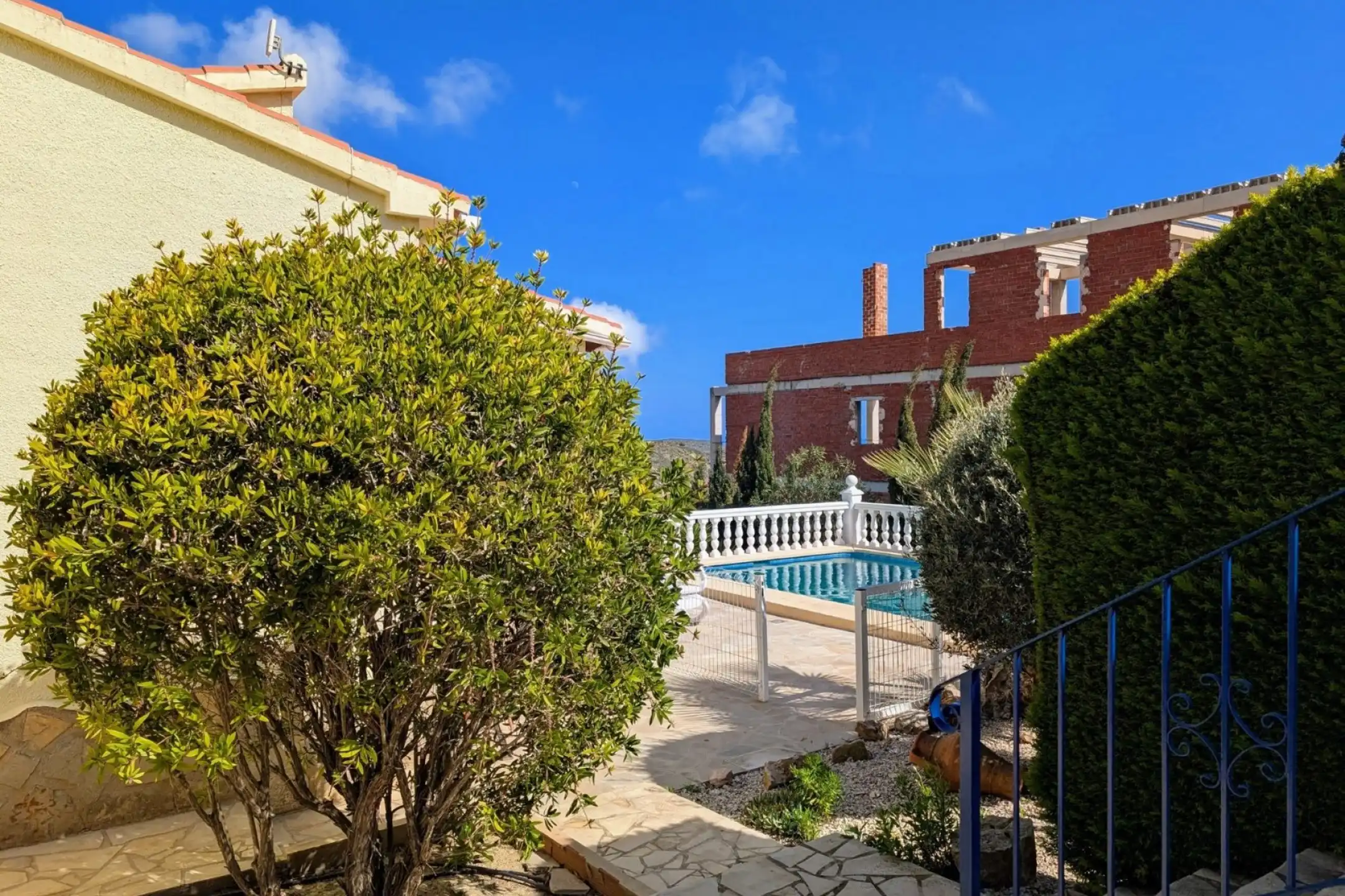Casalina España stelt te koop villa op Cumbre del Sol  foto 7