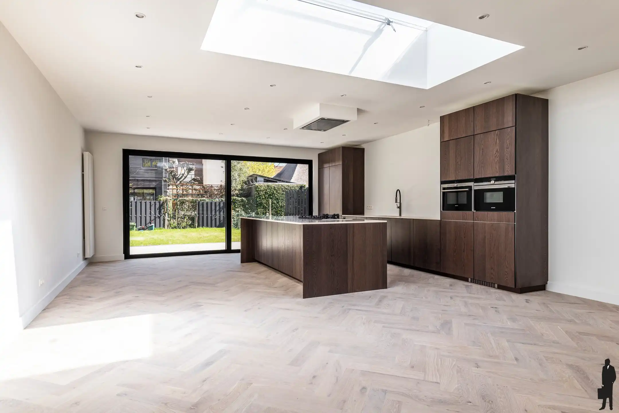 Luxueus gerenoveerde gezinswoning in de gegeerde Elsdonkwijk foto 8