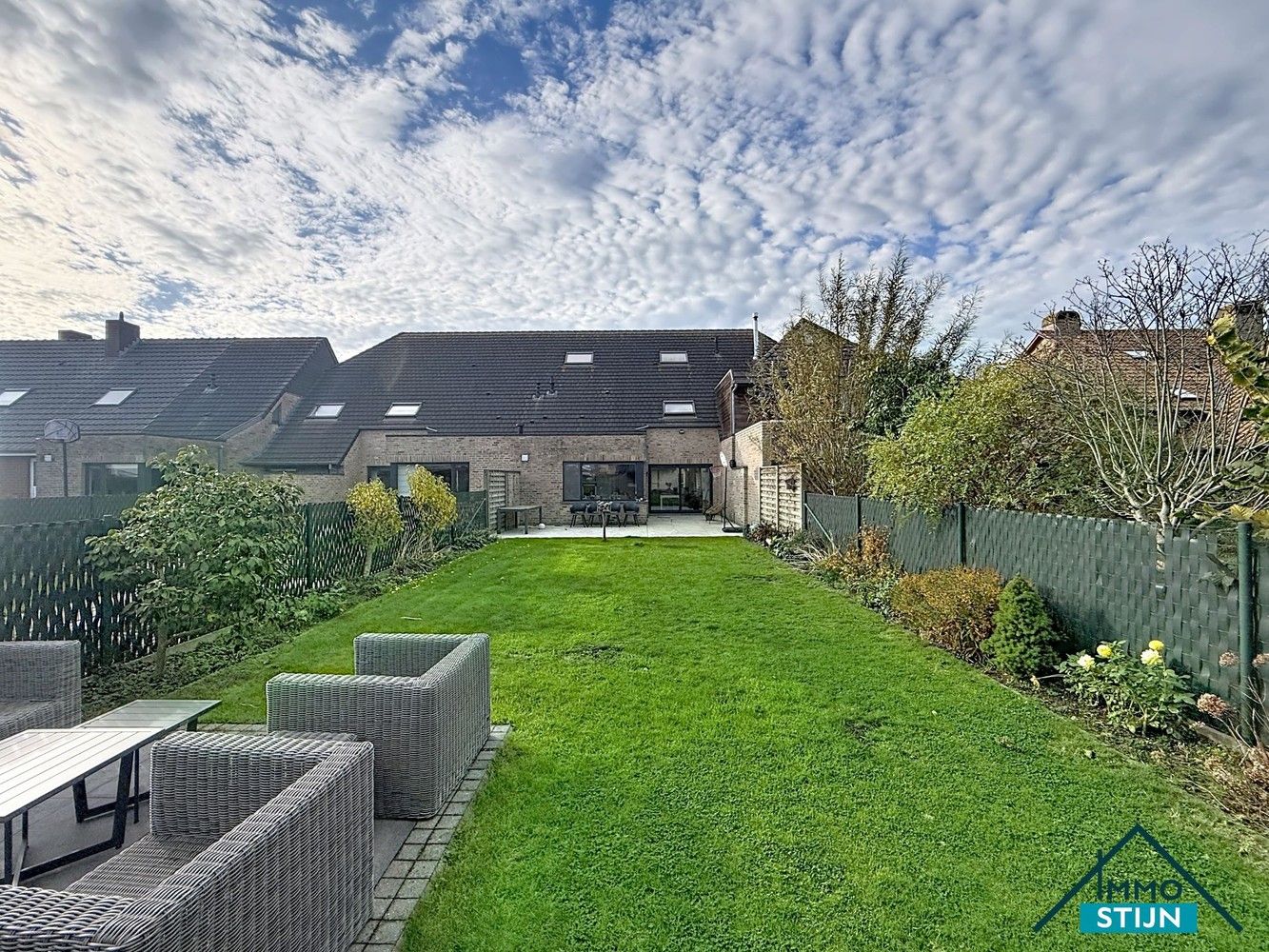 Gezinswoning met 4 slaapkamers in rustige doodlopende straat foto 19