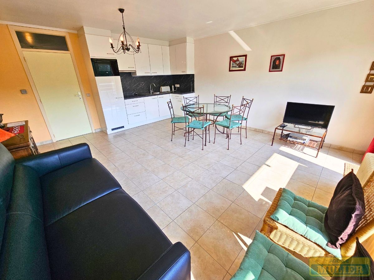 Appartement te koop foto {{pictureIndex}}