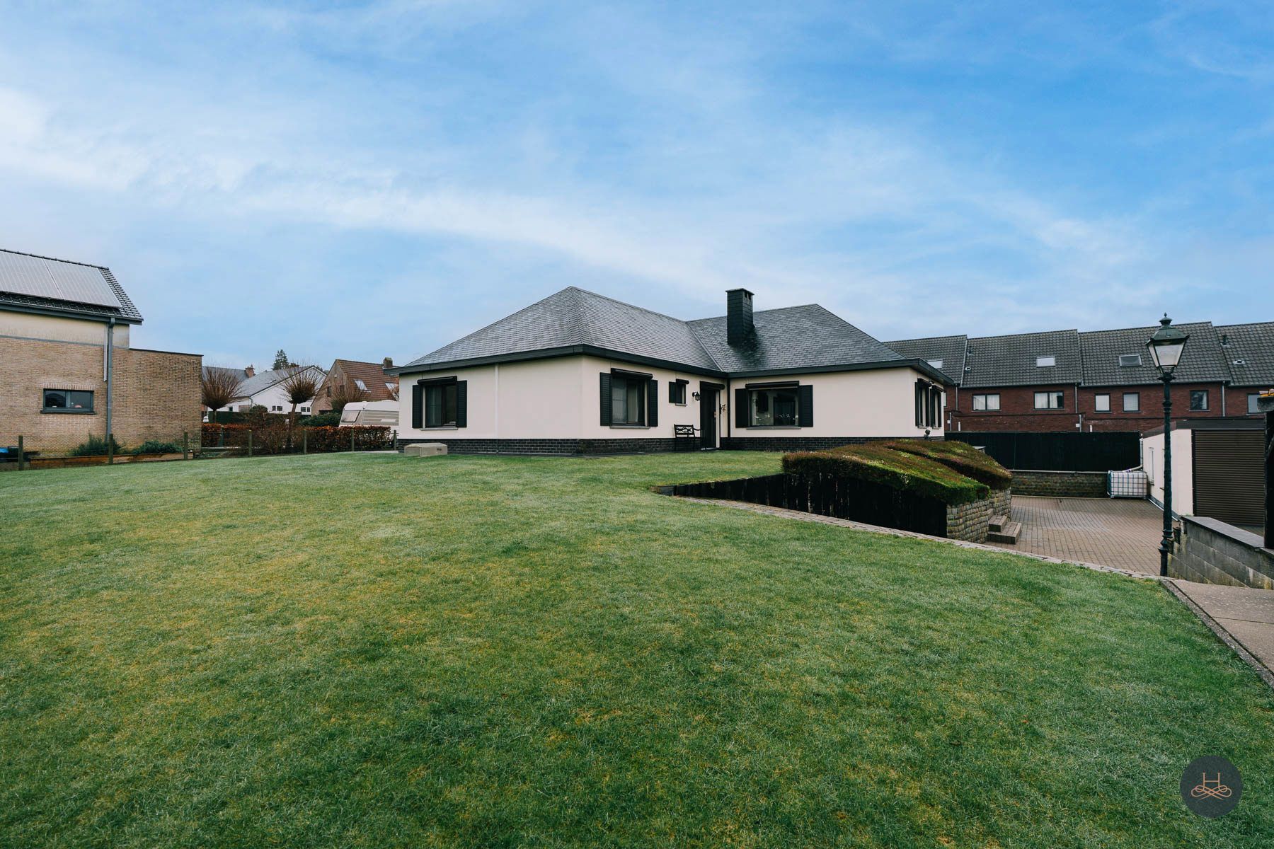 Ruime energiezuinige gezinswoning met veel parkeerplaatsen foto 21