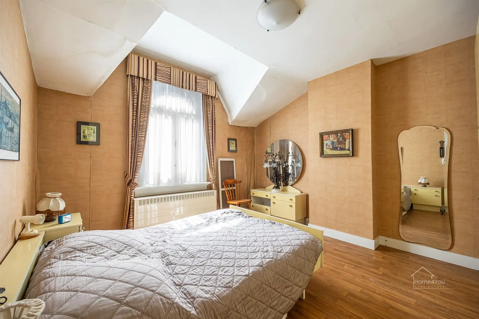 Authentiek herenhuis met 5 slaapkamers en tuin. foto 21