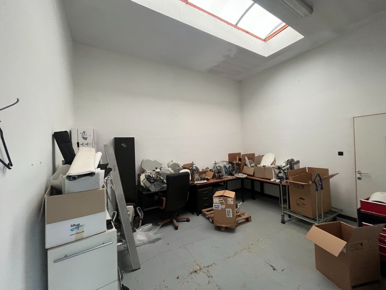 Bedrijfsgebouw +/- 775m² foto 25