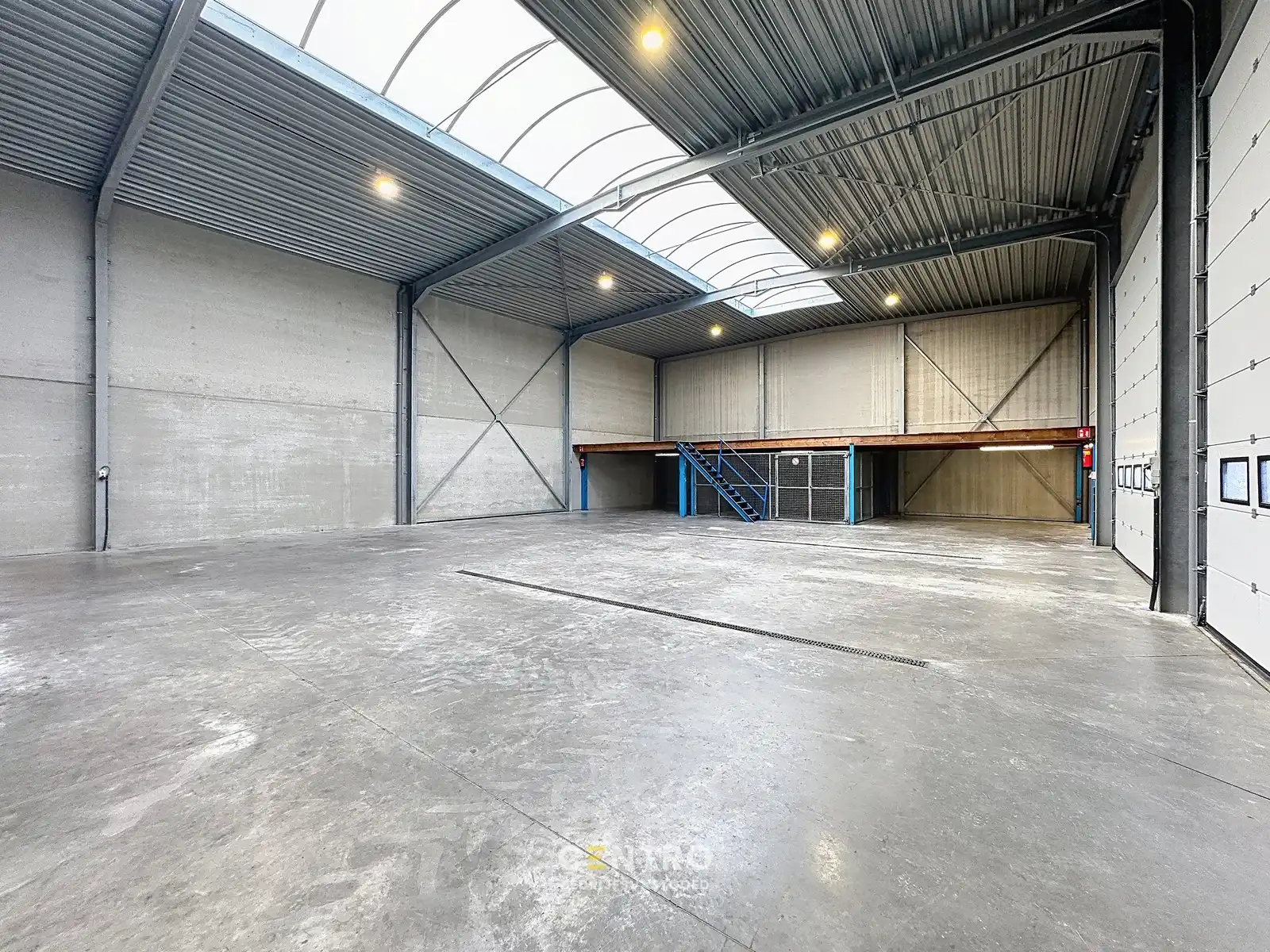Recent bedrijfsbouw (°2021) op 1.930m2 verhard terrein te Eede! foto 4