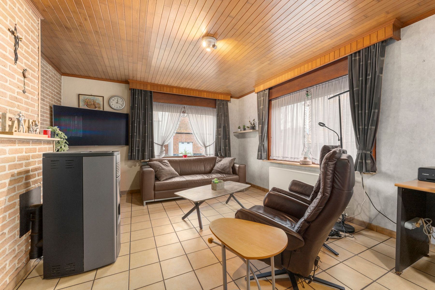 Alleenstaande woning op ruim perceel van 756 m² foto 5