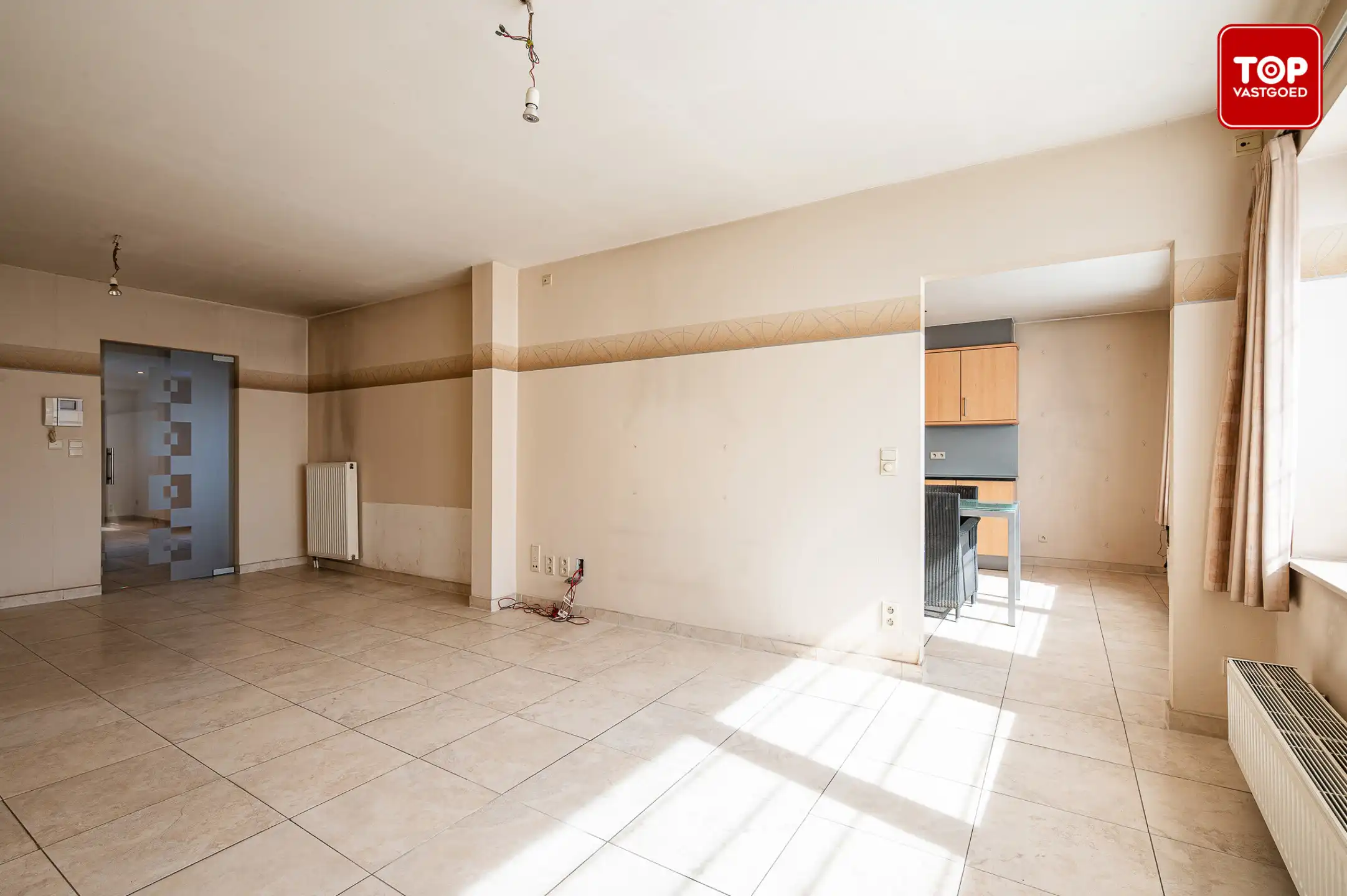 Zeer groot duplex appartement met garage. foto 3