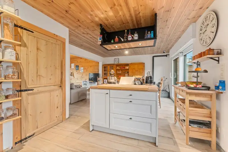 Roeselare - Charmante gezinswoning met 4 slpk in kindvriendelijke buurt foto 8