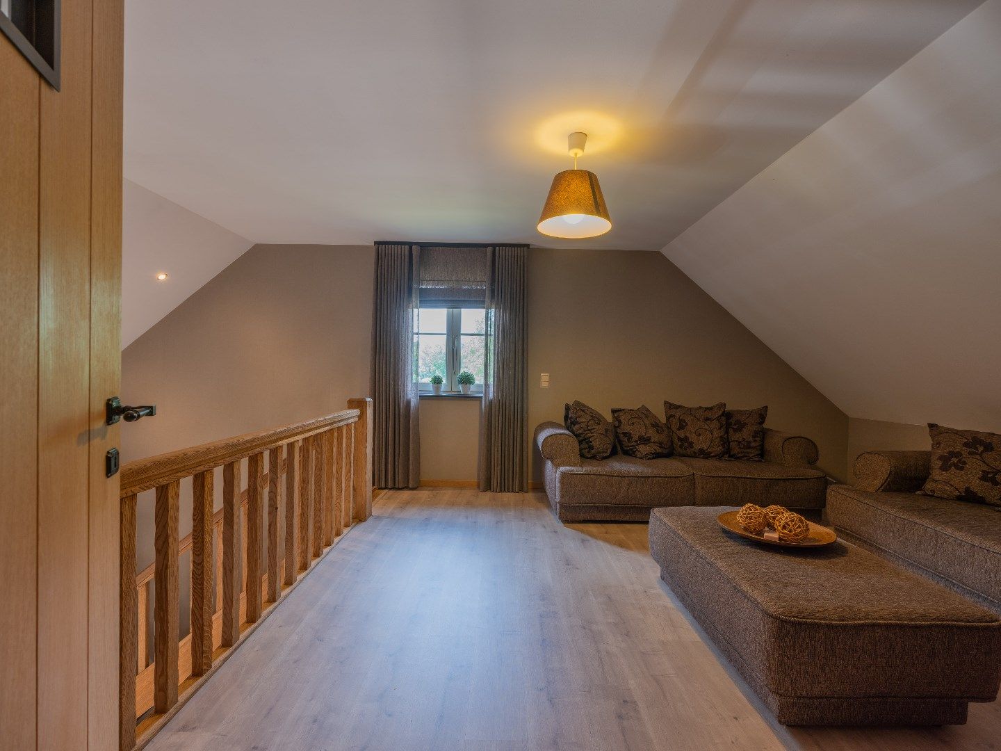 Luxueuze villa met prachtige tuin met zwembad foto 17