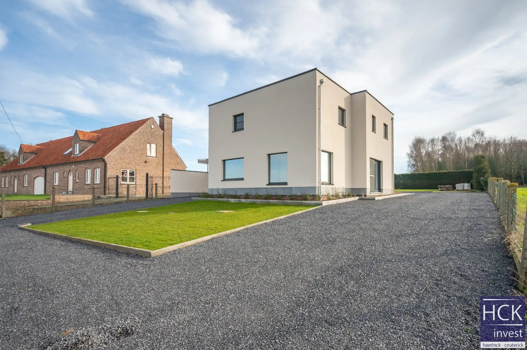 KRUISHOUTEM - Zeer gunstig gelegen luxueuze woning op 1.026 m² foto {{pictureIndex}}