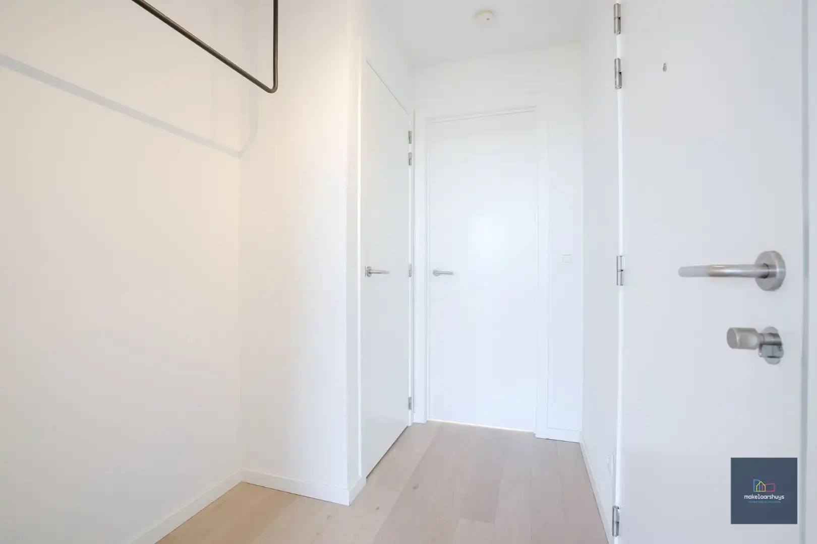 Schitterend 1-slpk.appartement met staanplaats.  foto 7