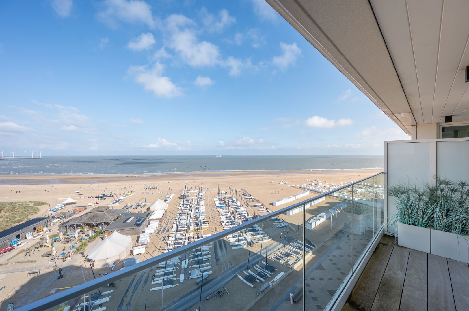 Prachtig hoekappartement met frontaal zeezicht en zonneterrassen in Duinbergen foto 1