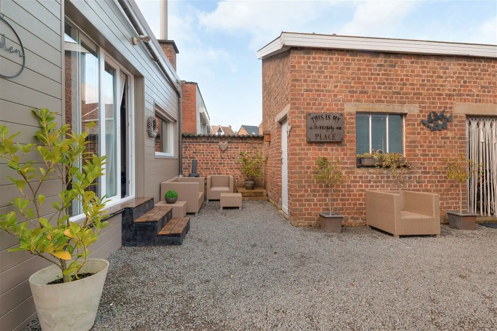 Gezinswoning met garage en tuin op 6are30 foto 20