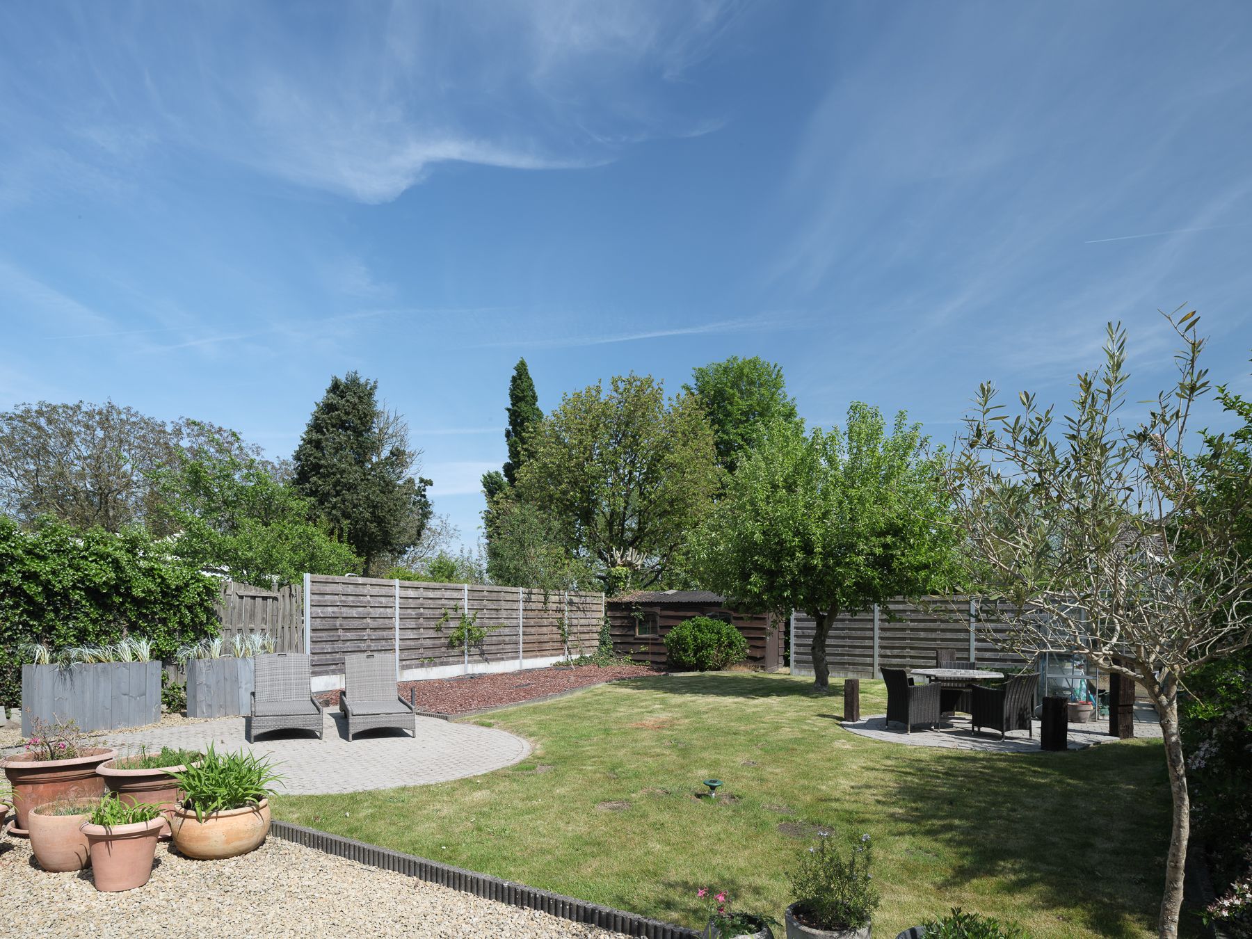 Charmante woning met zonnige tuin in het groene Drongen foto 2