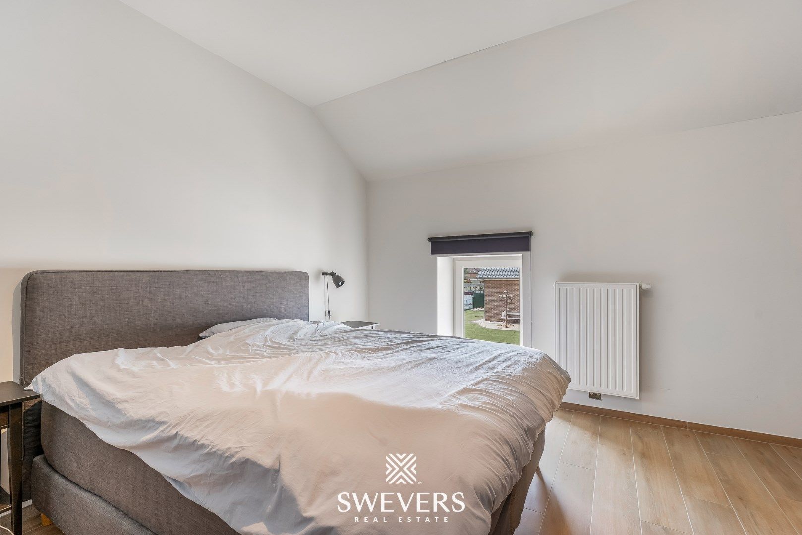 Gerenoveerde rijwoning met 4 slpk & tuin te Sint-Truiden foto 17