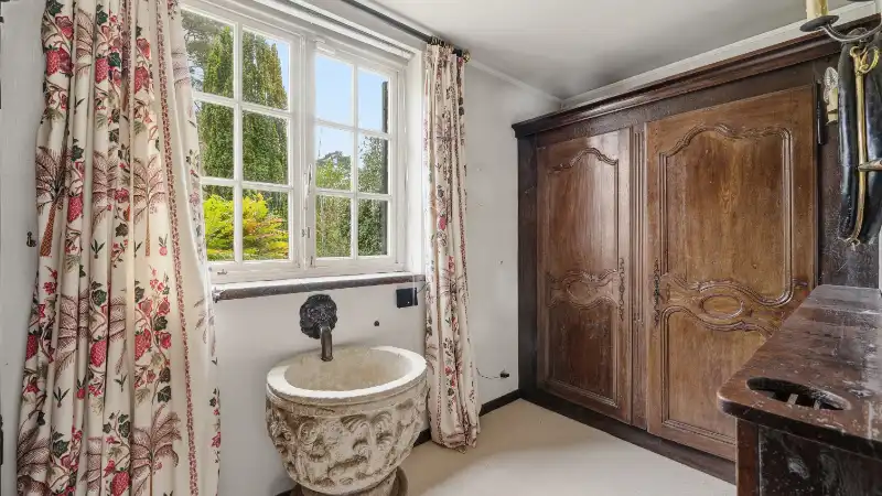 Standingvolle te renoveren villa van 520m² op 53 are foto 24