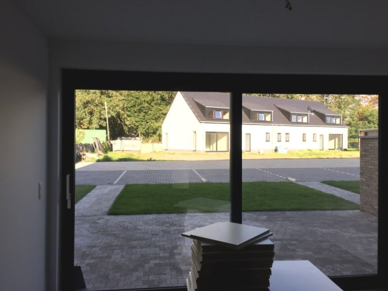 Instapklaar 2-slpk appartement met terras/tuin en 2 parkeerplaatsen foto 5