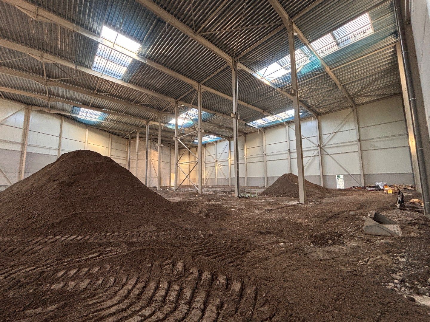 Logistieke bedrijfshal - 6834 m² & 350m² kantoren - met mogelijkheid tot 1200 m² extra kantoren. Superligging! foto 11