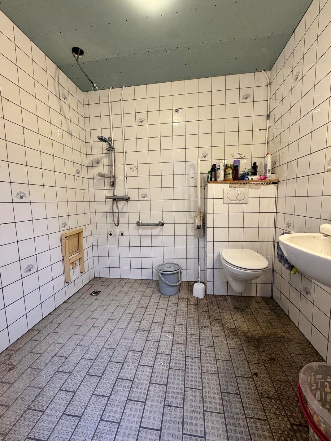 Woning met 4 slaapkamers en parkeerplaatsen te Gistel foto 7