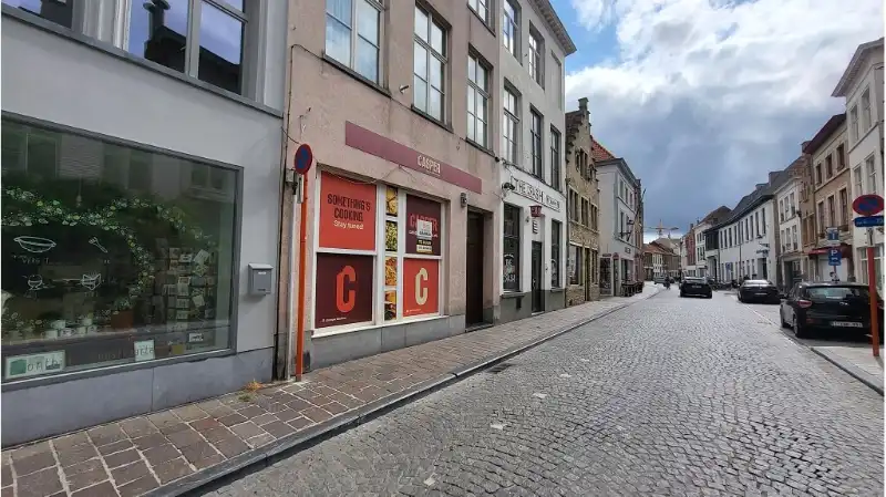 Instapklare Winkelruimte op commerciële ligging te huur in centrrum Brugge foto 14