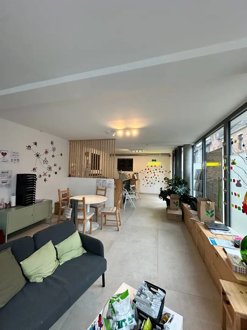 Handelspand met staanplaats. foto 3