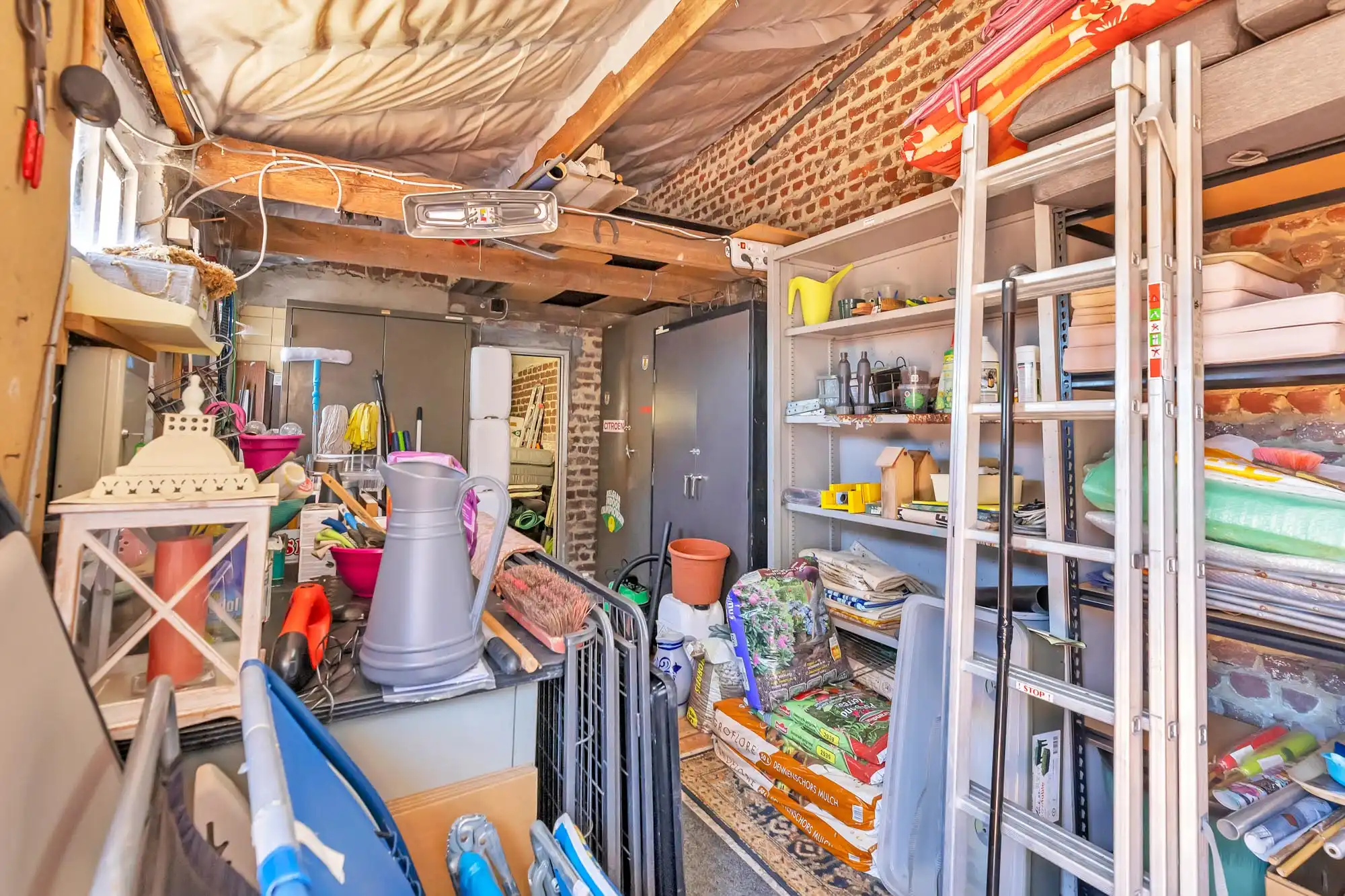 Instapklare woning met 3 slpks, ruime tuin en garage foto 27