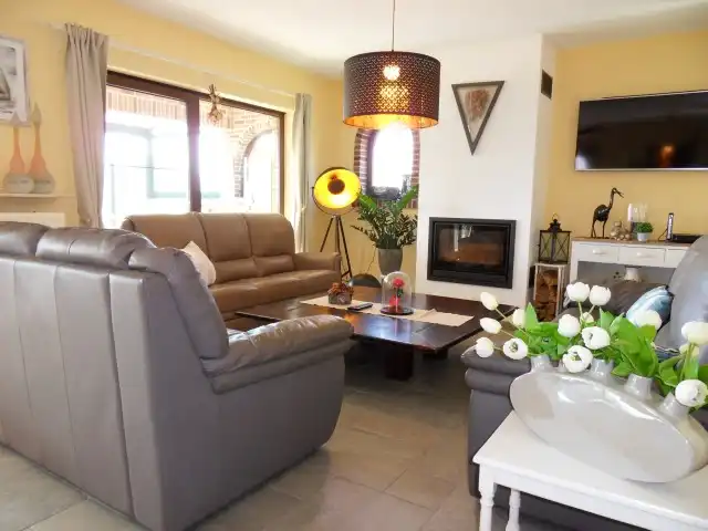 Villa-Landhuis met 4 slpkrs, bureel, 2 garages op 12 are foto 11