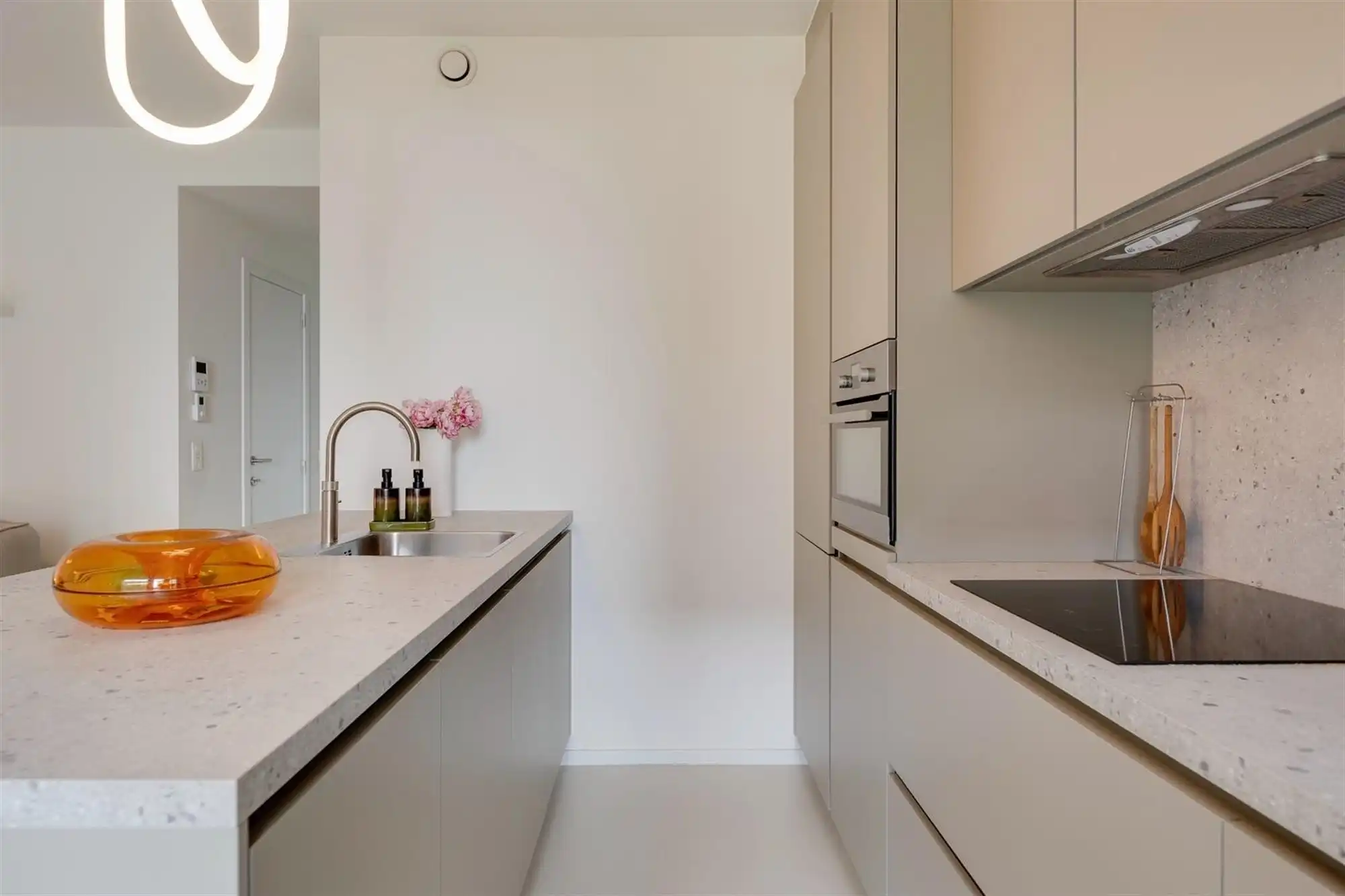 Hoogwaardig afgewerkt appartement met twee slaapkamers foto 8