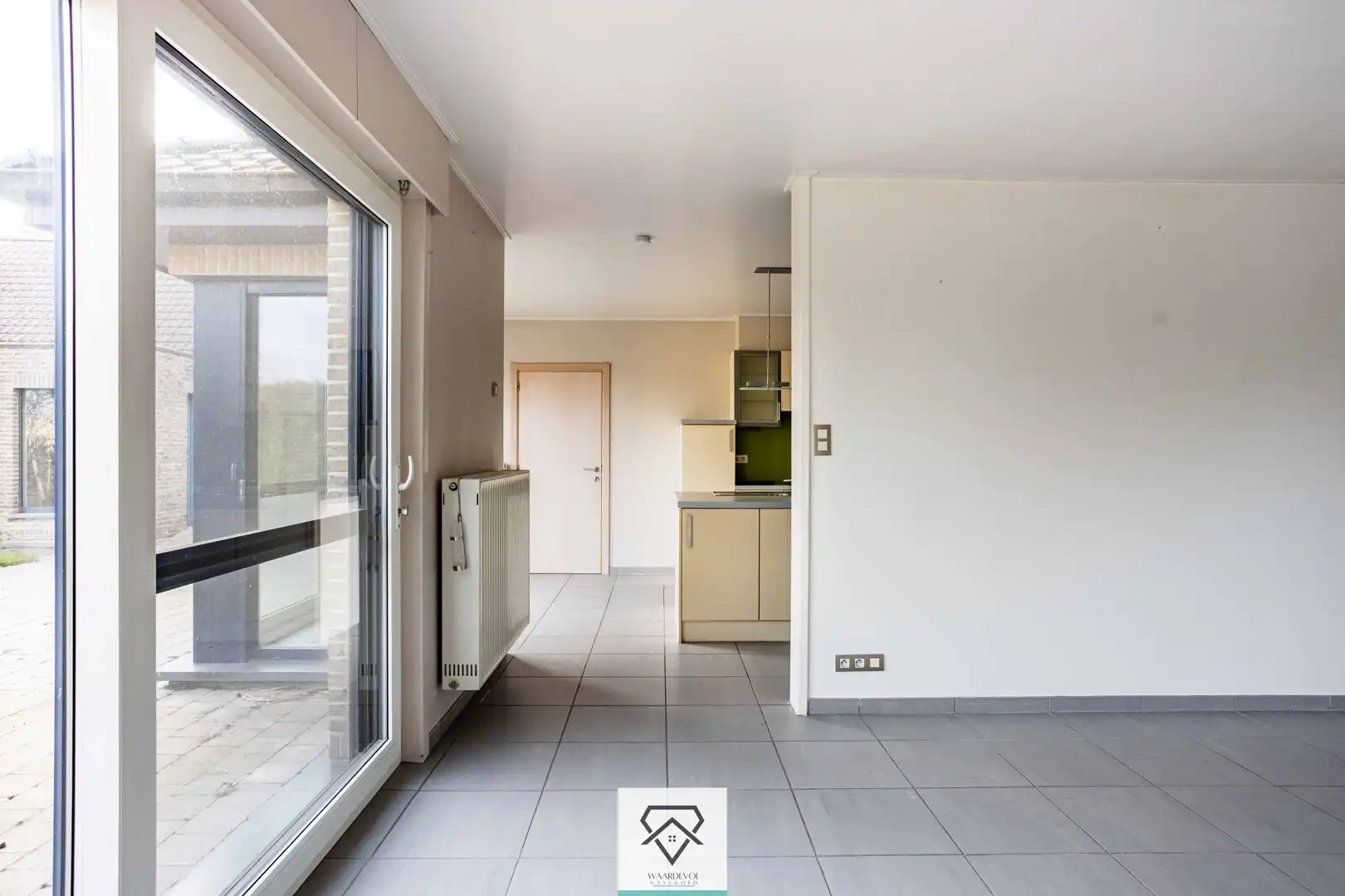 Moderne instapklare villa te koop met zonnige tuin foto 7