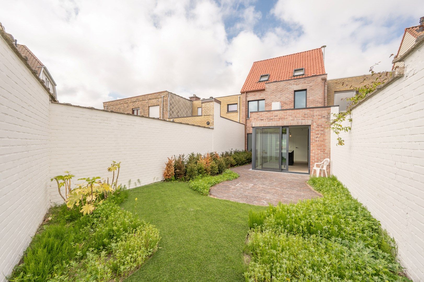Prachtig afgewerkte woning, zeer rustig gelegen nabij het centrum foto 4