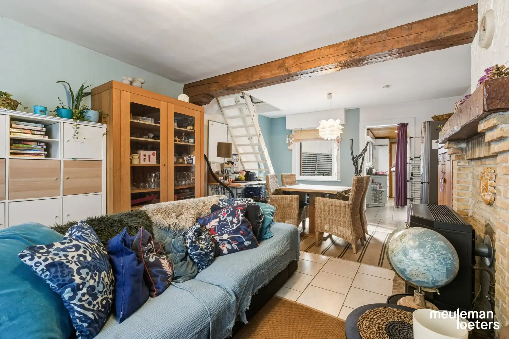 Halfopen verzorgde woning met garage en ruime tuin foto 15