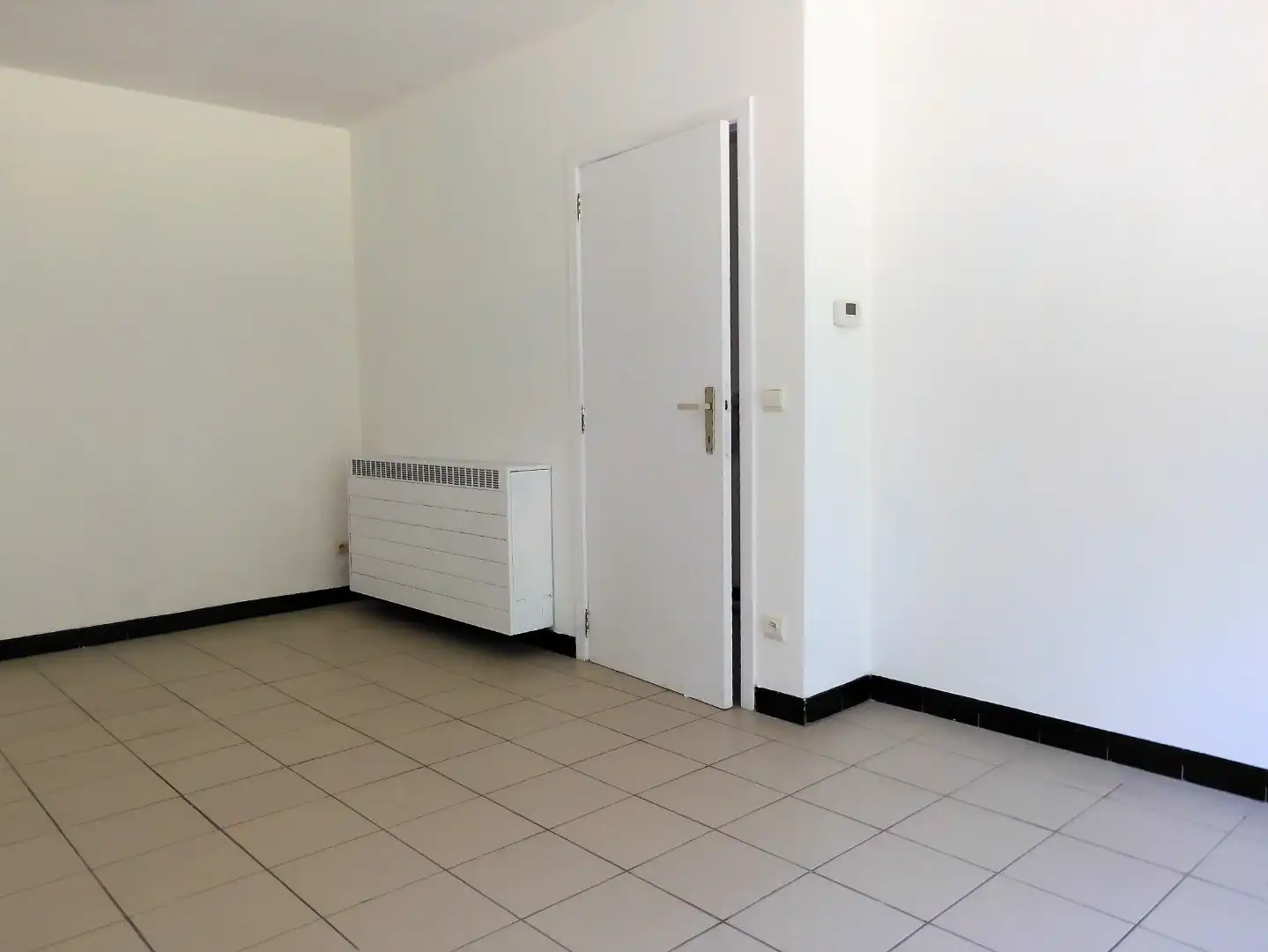 Aangenaam éénslaapkamerappartement met terras en privatieve garagebox foto 3