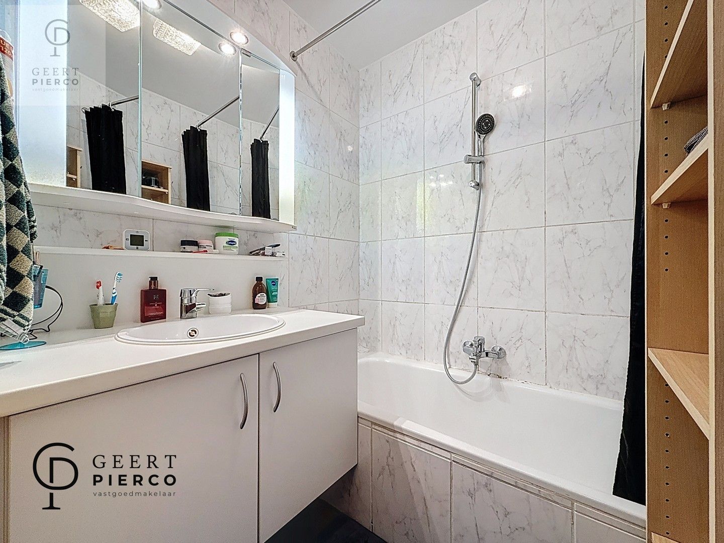 Gelijkvloers appartement met ruim terras foto 8