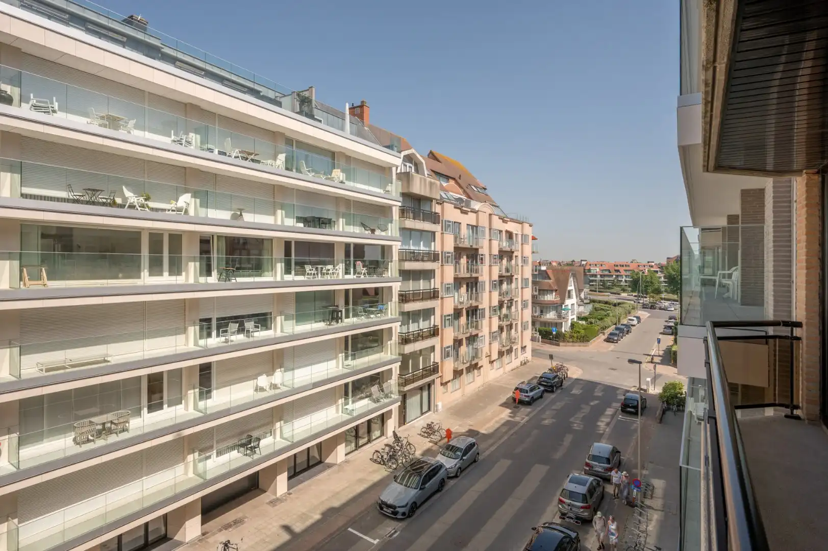 Ruim en breed appartement met goed zijdelings zeezicht foto 20