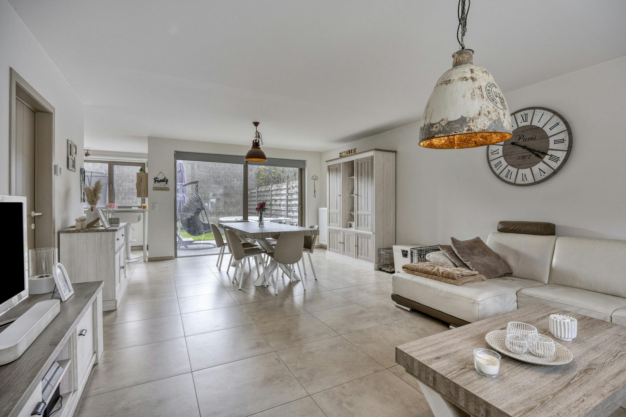 Lichtrijke gezinswoning met 4 slaapkamers te koop in Lauwe! foto 3